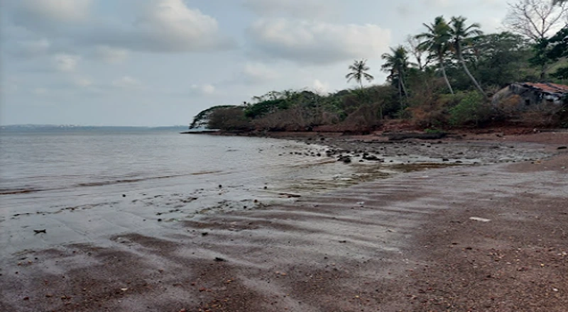 nauxim beach